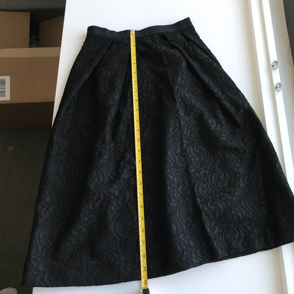 LASTCALL: Zara lace skirt in black - Picture 4 of 5